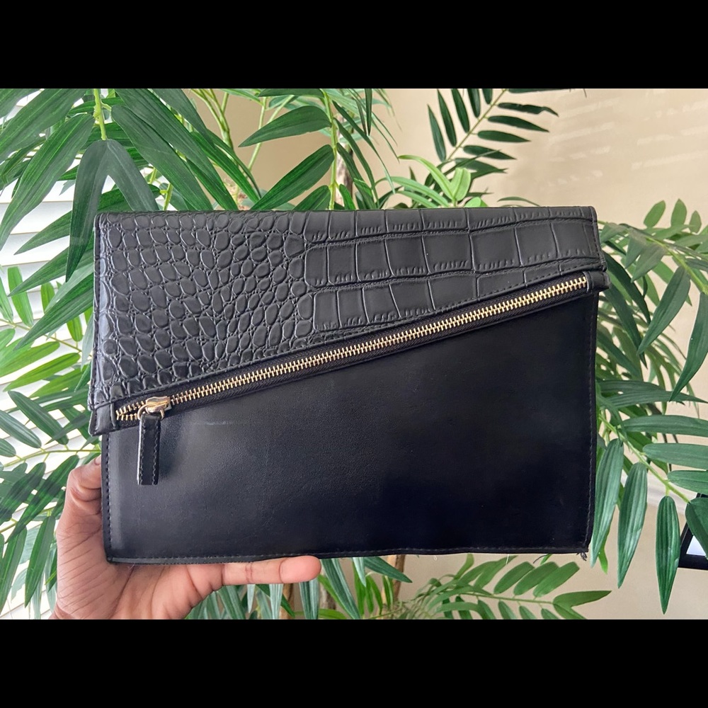 black purse clutch 🖤